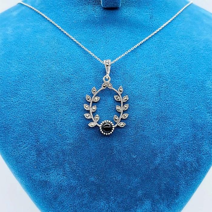 Çift Yaprak Model Oltu Taşı İşçilikli 925 Ayar Gümüş Kolye