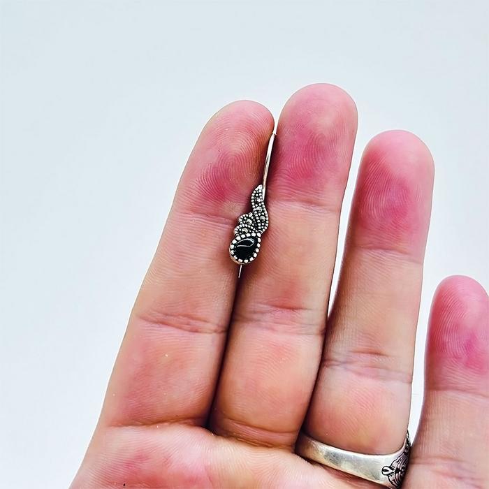 Damla Model Oltu Taşı İşçilikli 925 Ayar Gümüş Küpe