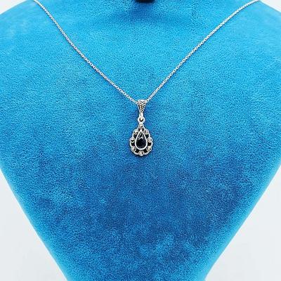 Damla Model Zirkon ve Oltu Taşı İşçilikli 925 Ayar Gümüş Kolye