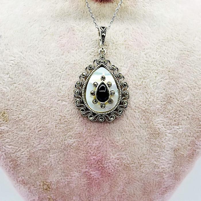 Göz Yaşı Damla Model Sedef ve Oltu Taşı İşçilikli 925 Ayar Gümüş Kadın Kolye