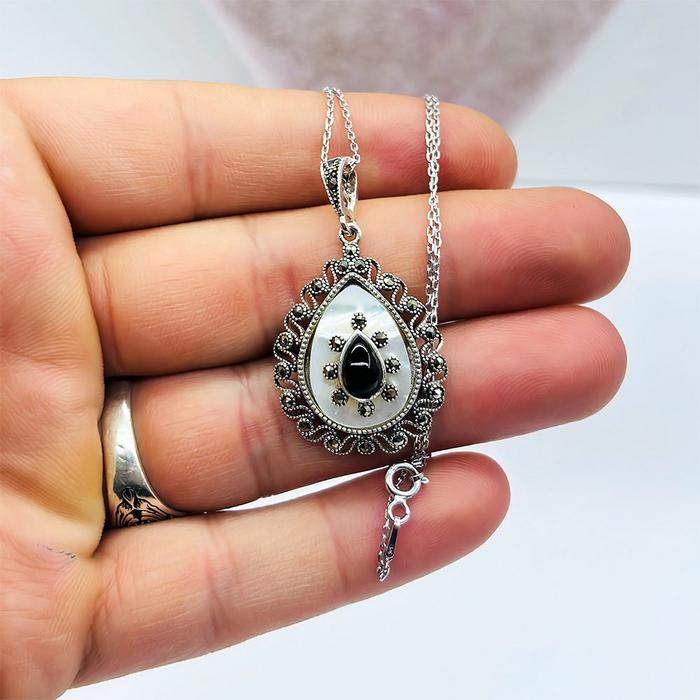 Göz Yaşı Damla Model Sedef ve Oltu Taşı İşçilikli 925 Ayar Gümüş Kadın Kolye