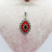 Kırmızı Mine ve Oltu Taşı İşçilikli 925 Ayar Gümüş Kolye