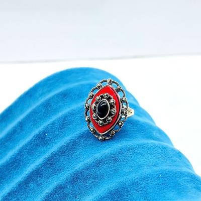 Kırmızı Mine ve Oltu Taşı İşçilikli 925 Ayar Gümüş Yüzük