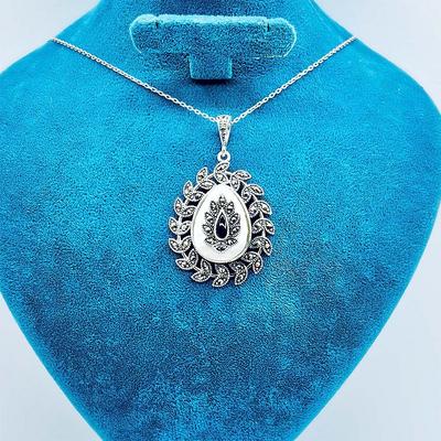 Margazit Sedef ve Oltu Taşı İşçilikli 925 Ayar Gümüş Kolye