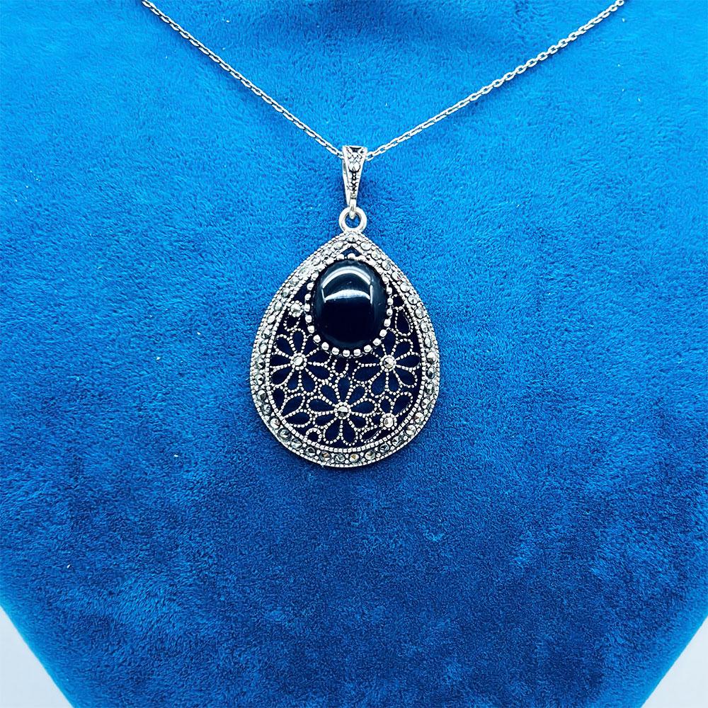 Daisy Oltu Stone Crafted 925 K Silver Necklace