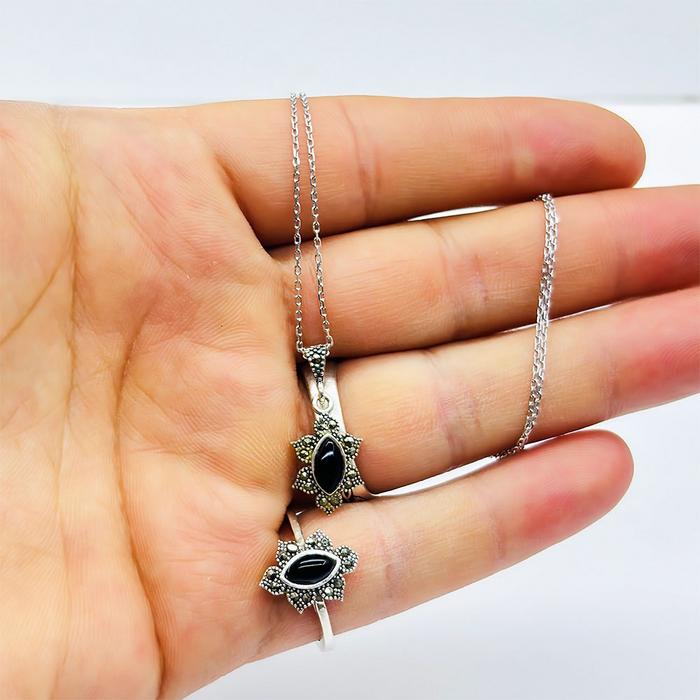 Papatya Model Oltu Taşı işiçilikli 925 Ayar Gümüş Yüzük Küpe Kolye Set 