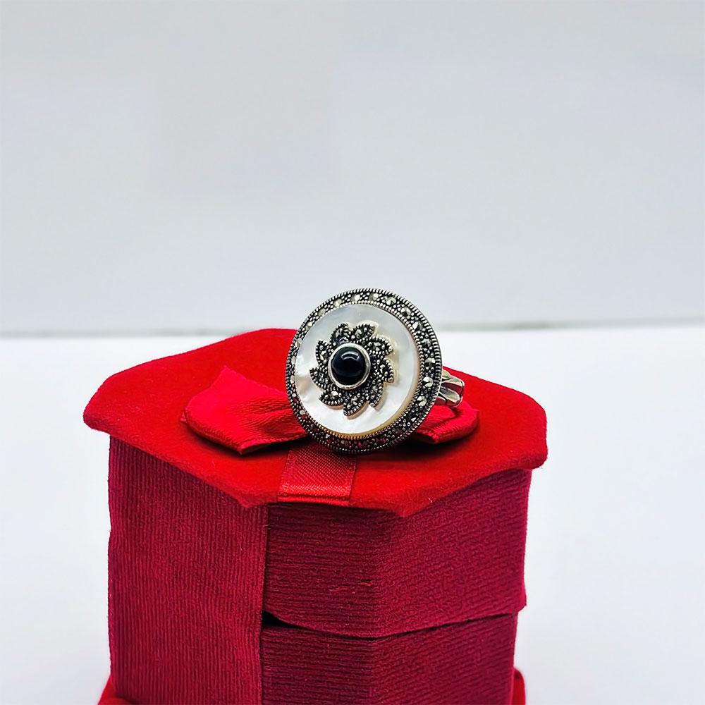 Mother-of-Pearl Oltu Stone Crafted 925 K Silver Ring