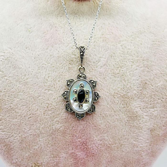 Sedef ve Oltu Taşı İşçilikli 925 Ayar Gümüş Kolye