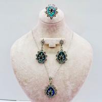 Yeşil Mine ve Oltu Taşı İşçilikli 925 Ayar Gümüş Kolye Küpe Yüzük Set