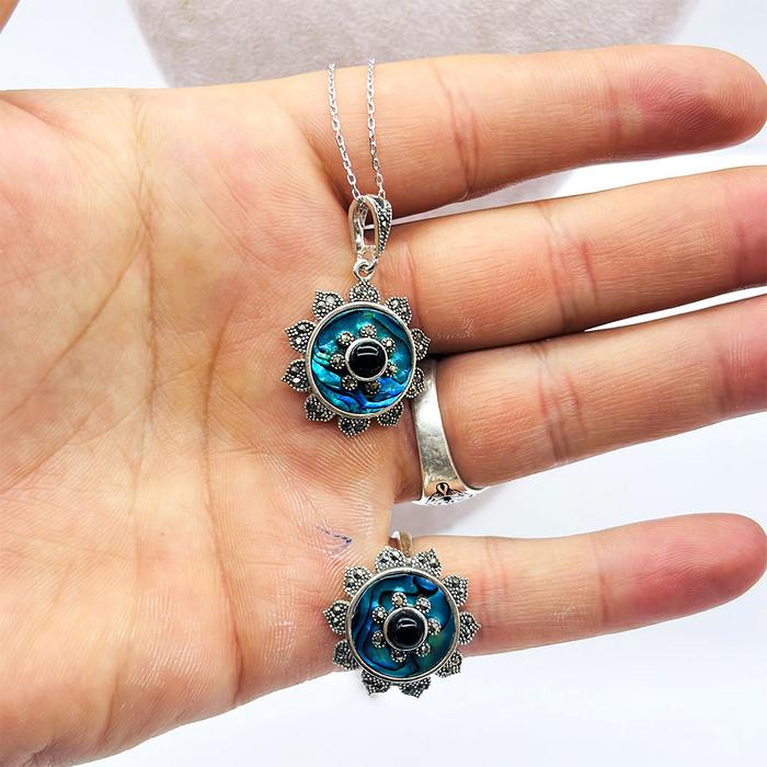 Yeşil Mine ve Oltu Taşı İşçilikli 925 Ayar Gümüş Kolye Küpe Yüzük Set