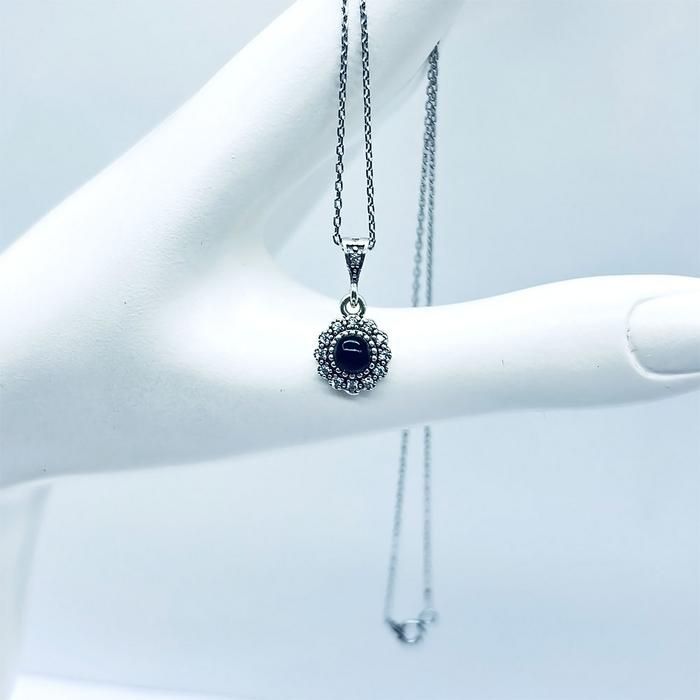 Yuvarlak Model Zirkon ve Oltu Taşı İşçilikli 925 Ayar Gümüş Kolye 