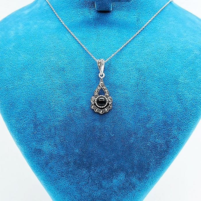 Zirkon ve Oltu Taşı İşçilikli 925 Ayar Gümüş Kolye