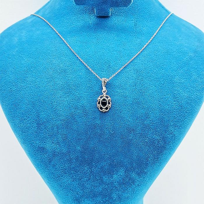 Zirkon ve Oltu Taşı İşçilikli 925 Ayar Gümüş Kolye