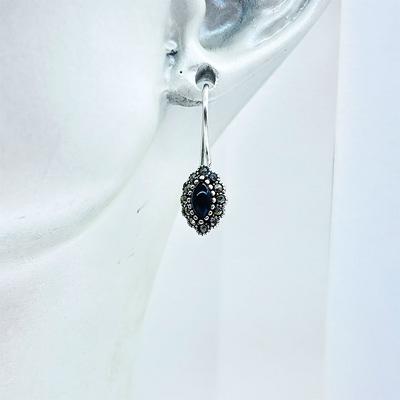 Zirkon ve Oltu Taşı İşçilikli 925 Ayar Gümüş küpe