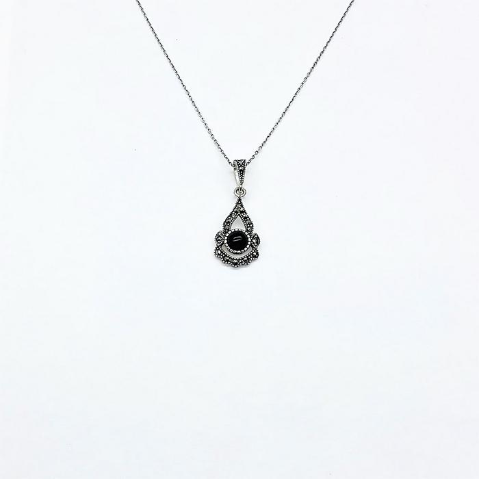 Zirkon ve Oltu Taşı İşçilikli 925 Ayar Gümüş Kolye