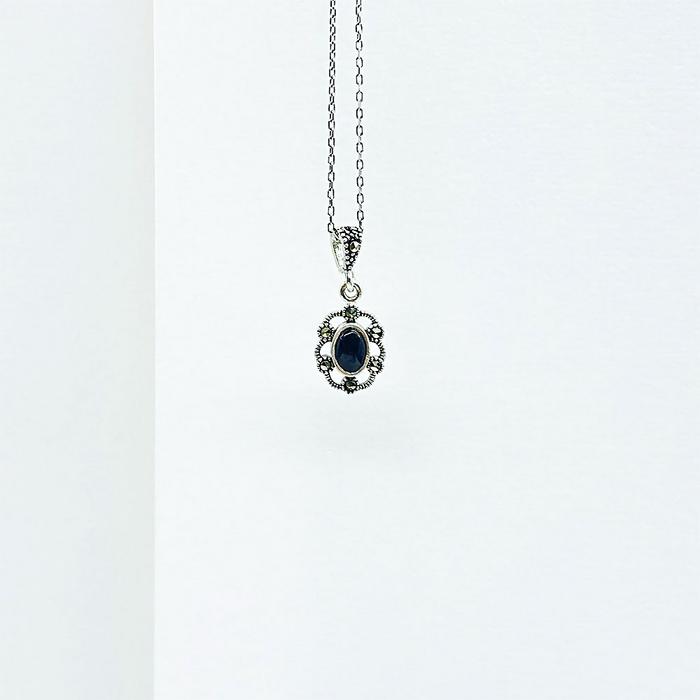 Zirkon ve Oltu Taşı İşçilikli 925 Ayar Gümüş Kolye