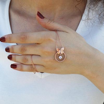 925 Ayar Gümüş Zarif Halka Üzeri Kelebek Model Kolye