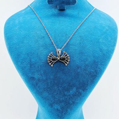 Damla Kanat Model Oltu Taşı İşçilikli 925 Ayar Gümüş Kolye