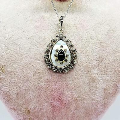 Göz Yaşı Damla Model Sedef ve Oltu Taşı İşçilikli 925 Ayar Gümüş Kadın Kolye