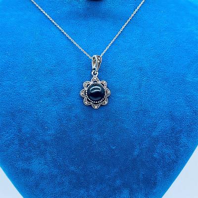 Gül Model Oltu Taşı İşçilikli 925 Ayar Gümüş Kolye