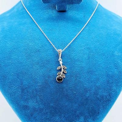 Gül Model Oltu Taşı İşçilikli 925 Ayar Gümüş Kolye