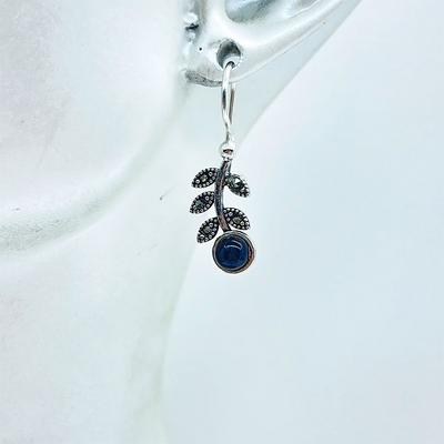 Gül Model Oltu Taşı İşçilikli 925 Ayar Gümüş Küpe