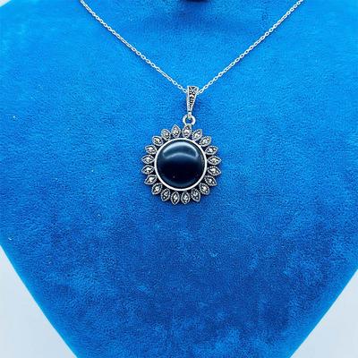 Güneş Model Oltu Taşı İşçilikli 925 Ayar Gümüş Kolye