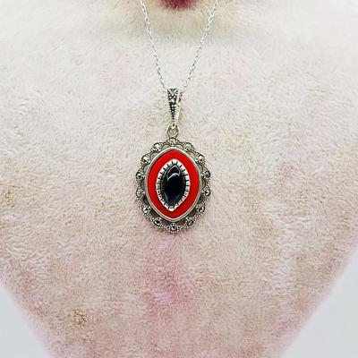 Kırmızı Mine ve Oltu Taşı İşçilikli 925 Ayar Gümüş Kolye