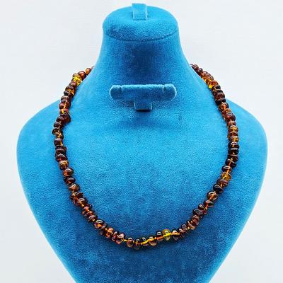 Koyu Renkte Yetişkin Damla Kehribar Kolye