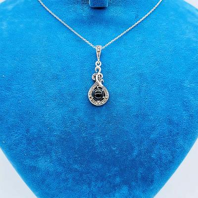 Lale Model Oltu Taşı İşçilikli 925 Ayar Gümüş Kolye