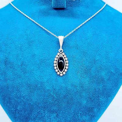 Mekik Model Zirkon ve Oltu Taşı İşçilikli 925 Ayar Gümüş Kolye 