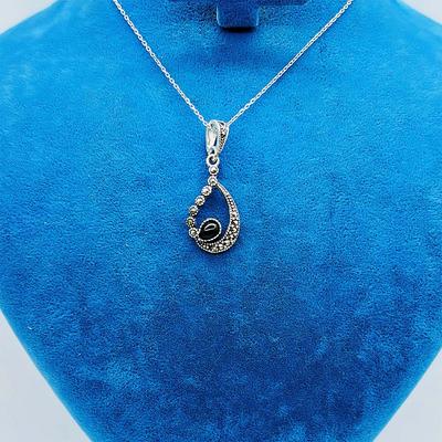 Oltu Taşı İşçilikli 925 Ayar Gümüş Kolye