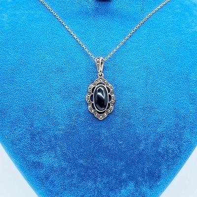 Oltu Taşı İşçilikli 925 Ayar Gümüş Kolye