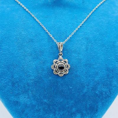 Oltu Taşı Tasarım İşçilikli 925 Ayar Gümüş Kolye