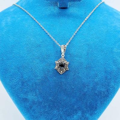 Oltu Taşı Tasarım İşçilikli 925 Ayar Gümüş Kolye