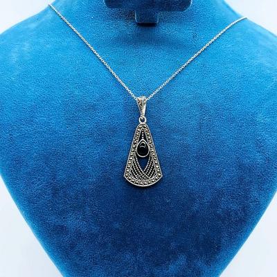 Oltu Taşı Tasarım İşçilikli 925 Ayar Gümüş Kolye