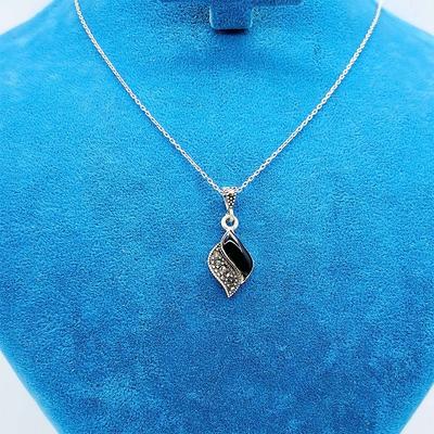 Oltu Taşı Tasarım İşçilikli 925 Ayar Gümüş Kolye