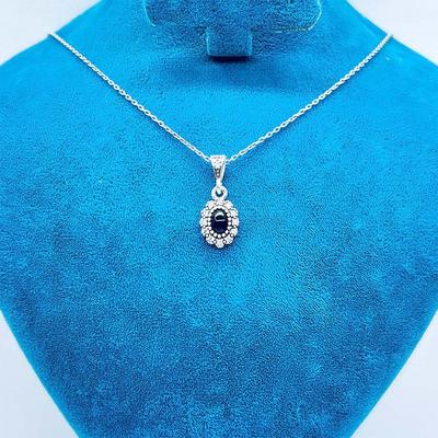 Oval Mini Boy Zirkon ve Oltu Taşı İşçilikli 925 Ayar Gümüş Kolye