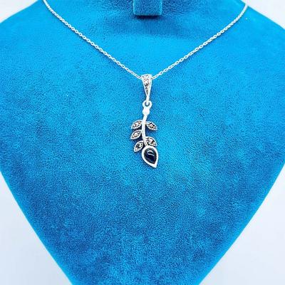 Yaprak Model Margazit ve Oltu Taşı İşçilikli 925 Ayar Gümüş Kolye