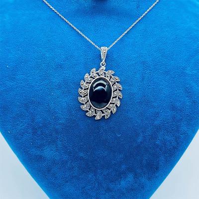 Yaprak Model Oltu Taşı İşçilikli 925 Ayar Gümüş Kolye 