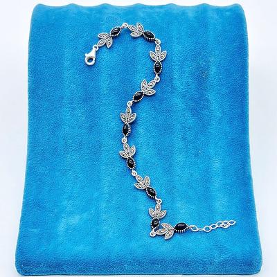 Yaprak Model Oltu Taşı İşçilikli 925 Ayar Gümüş Bileklik