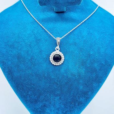 Yuvarlak Model Zirkon ve Oltu Taşı İşçilikli 925 Ayar Gümüş Kolye