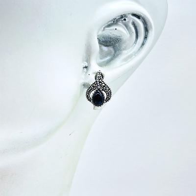 Zirkon ve Oltu Taşı İşçilikli 925 Ayar Gümüş Küpe