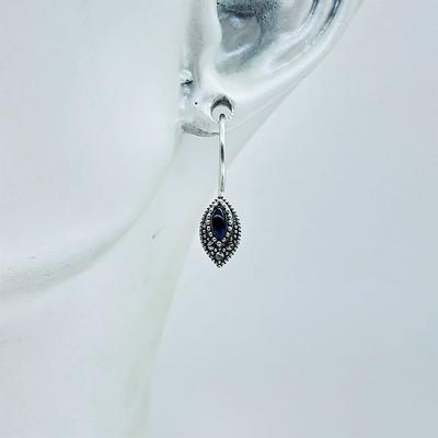 Zirkon ve Oltu Taşı İşçilikli 925 Ayar Gümüş Küpe